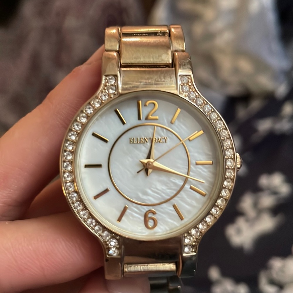 Gold watch with diamonds / one size  / discontinued item / ELLEN TRACY